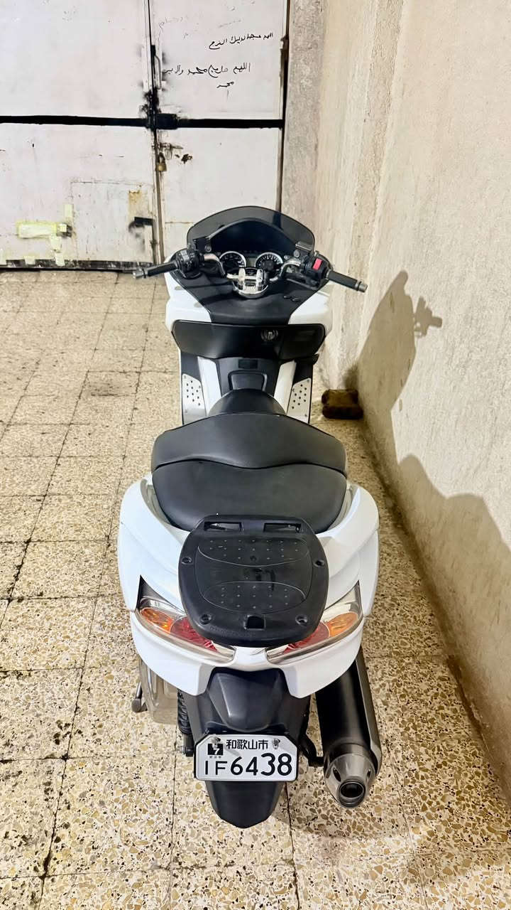 لون ابيض صدفي نضافه فول دراجه جديده حيل  سستم نيكل بيها محرك وكير كفاله دراجه خير من يم الله مكان ميسان مركز المدينه شراي يتصل ويدلل 
***********
