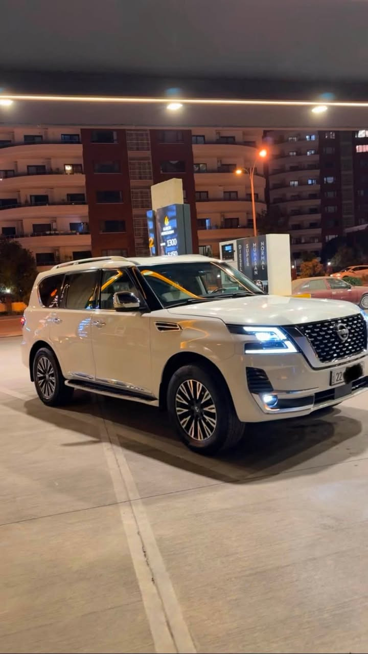 نیسان باترول 2013 SE 5600 للبيع، مكينة صغيرة مرغوبة، فتحه و جگ كشن جلد .تم تحويل الشكل الخارجي بالكامل إلى موديل 2024، فقط القطع التي تم تغيير شكلها هي المصبوغة وما عدا ذلك لا يوجد شيء أبداً، حتى صبغ الوكالة لم يتقشر وتم تغيير الشكل للجمالية فقط ولا توجد فيها حوادث (بدون دعام)، الگير والمكينة على الشرط، السنويّة حديثة وباسمِي. مکان سليمانيه رقم اربيل ماشي فقط ٢٢٠الف km 
سعر ٢٥٠$ و بیها مجال
***********
