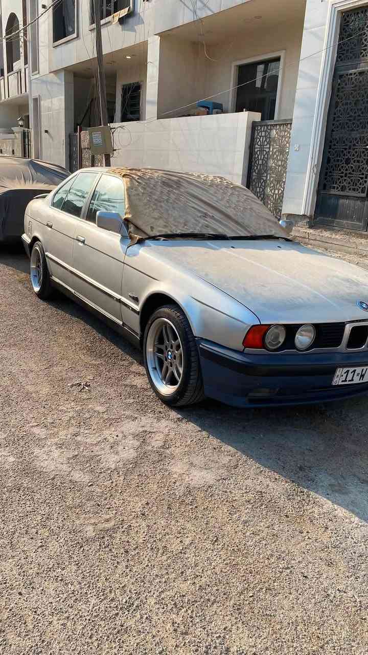 السلام عليكم bmw للبيع
محرك 25 مفتوح  كير اوتو شلعتها تخبل مكينه جديد لا تنقيص ولا تبخير تفصل بيها قطرة دخانه مابيها 
السياره عضمتها كلش حلوه دعاميات M  دوس M شديتهن جدد بعدني ماصابغهن القديمات موجودات نفس اللون ويل M وداخلها حلو ونضيف دوشمه جديده  السياره نقصها بس صبغ دعاميات   وباب السايق تبريد ثلج 
رقم بغداد  دولي سنويه جديده
وهزه  بعدها ماخلصانه و كلشي كامل شرط التحويل
مكاني بغداد الدوره ***********
