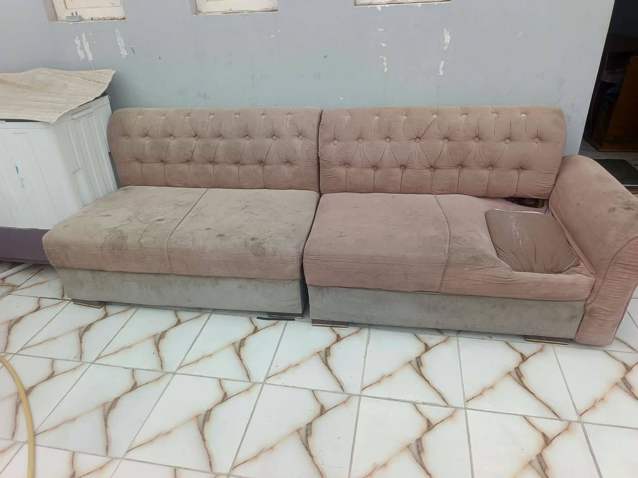 غراض للبيع للاستفسار اتصال على هاذ الرقم ***********
