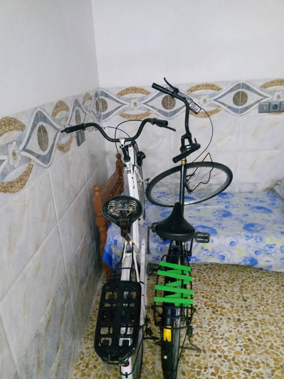 للبيع اللي يحب يتواصل وياي ***********
