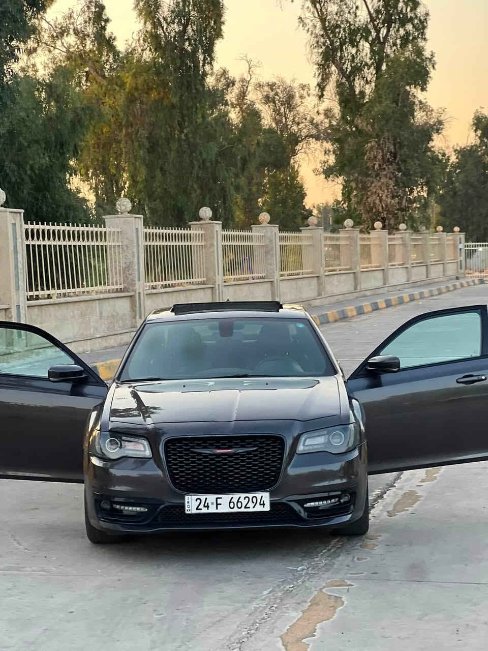 السلام  عليكم ورحمة الله وبركاته
‏‎‏‎       ——— للبيع  ———
🔥🔥🔥🔥225$🔥🔥🔥🔥
كرايسلر اوباما   — Chrysler Obama

‏‎‏‎وراد امريكي —  بدون ايرباك   

‏‎‏‎الموديل           — 2023 

فئة.                 _300S

حجم المكينه   — 3600/ V6

‏‎‏‎المسافه المقطوعه   36500mil حقيقي شرط 

‏‎‏‎حاله السياره. — بدون صبغ السياره  مكان تعديل بارد فقط سياره كفاله عامه 

‏‎‏‎المواصفات 

‏‎‏‎- بصمة تشغيل 

‏‎‏‎- بصمة أبواب 

‏‎‏‎-تشغيل عن بعد 

- فتحة سقف ( بانوراما ) 

‏‎‏‎-ترحيب عند الاقتراب 

‏‎‏‎-كشنات جلد 

-كشنات تدفئة مع تبريد مع خزن 

- گير ماوس 

‏‎‏‎- رادار جانبي 

- شاشه ديجتال 
L 

-حساس خلفي 
‏‎-رادار خلفي 

‏‎‏‎-شاشه كبيره تدعم نظام الأبل كار باي ونظام الاندرويد 

‏‎-تدفئة ستيرن

‏‎-اوتو هولد 

‏‎‏‎-كشنات تدفئة 

‏‎‏‎- ستيرن بحركه كهربائيه 

‏‎‏‎- تبريد مركزي 

‏‎‏- ليد نهاري 

‏‎‏‎-كرسي السايق بحركة كهربائيه 

‏‎‏‎-تحكم ستيرن جهتين 

‏‎‏‎-تحديد سرعه 

‏‎‏‎-مانع انزلاق 

‏‎‏‎-كامره خلفيه دواره 

‏‎‏‎باقي المواصفات المعروفه 

‏‎‏‎السعر         290$ 🔥🔥

‏‎‏‎رقم السياره    —دهوك شرط التحويل 

‏‎‏‎موقع  السياره — الموصل/ جانب الايسر حي السكر

اتصال. _ واتس اب 
‏‎‏‎للأستفسار.     — ***********
