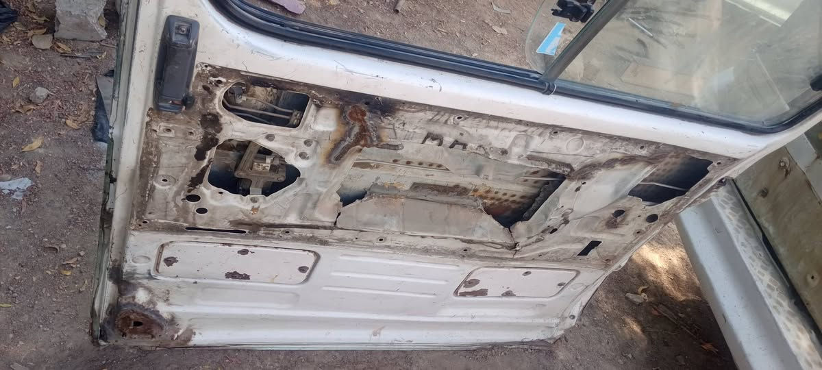 السلام عليكم باب جنبي للبيع مكان بابل الكفل السعر مناسب رقم ***********

