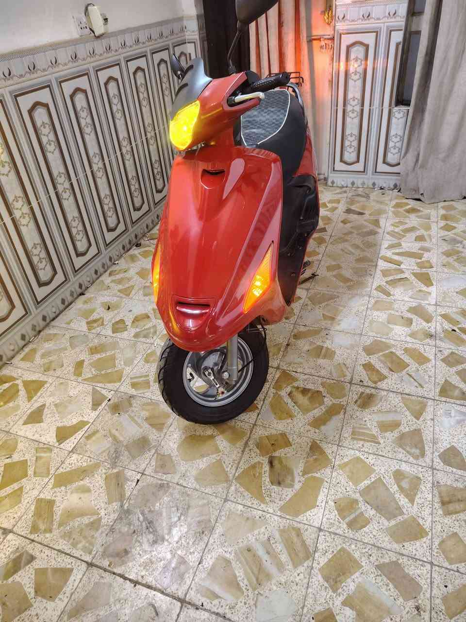 سلام عليكم دراجه فراشه مكفوله كفاله عامه دراجه بس ولفات مال جناي الدراجه كهربائيات كله شغاله هندر نكره سلف نكره دراجه شوفت عينك مال جناي سعره ٤٥٠ وبيها مجال حك الجيه *********** عنواني كوفه عباسيه
