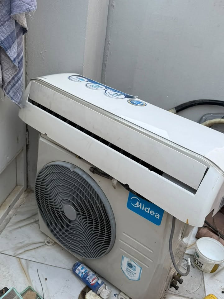 سبلت ميديا ثنين طن للبيع نضيف كلش 
مداخل تصليح كامل هوه والبواري سبب البيع تحويله سعره ٣٠٠ وبي مجالمستعجل علبيع لتواصل على رقم‭***********‬

