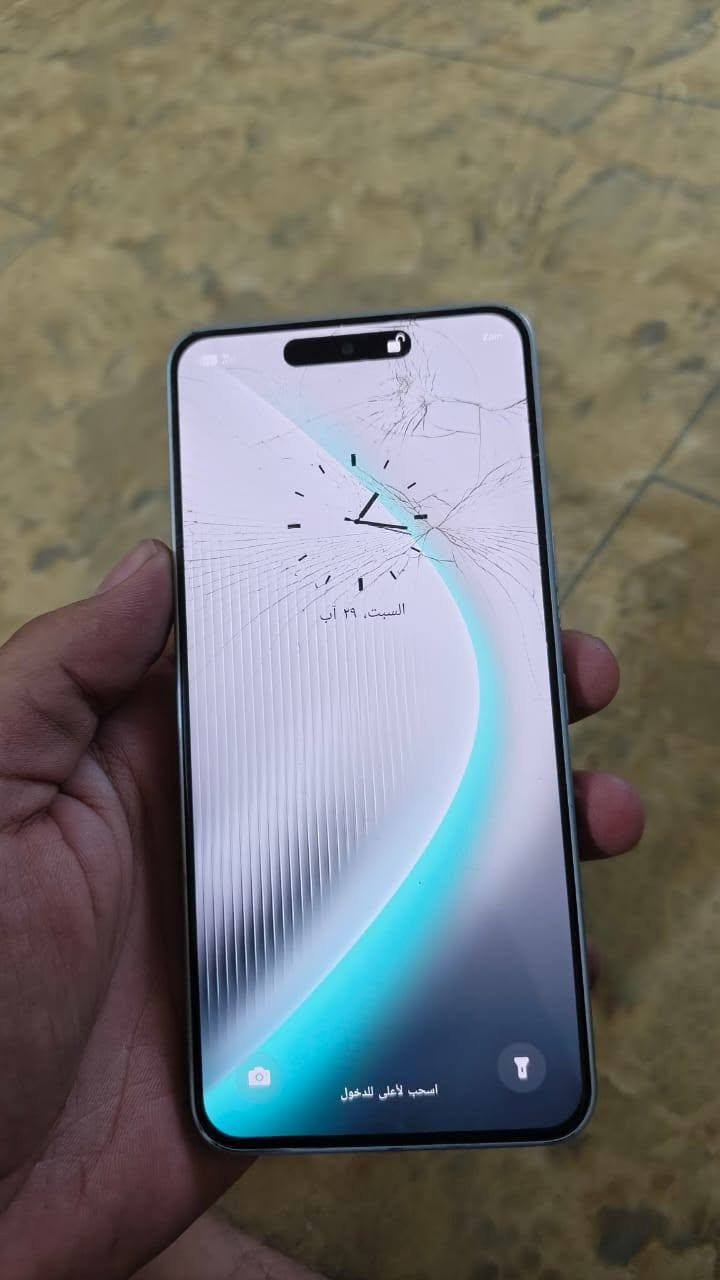 للبيع تكنو بوفا 7 الترا 5G   كفاله فقط شاشه مفطره  وشغال طبيعي 120 فريم بطاريه 6300 شحن 70 واط مواصفات معروفه سعر 200 وبي مجال قليل مكاني المجر ناحية لعدل ***********
