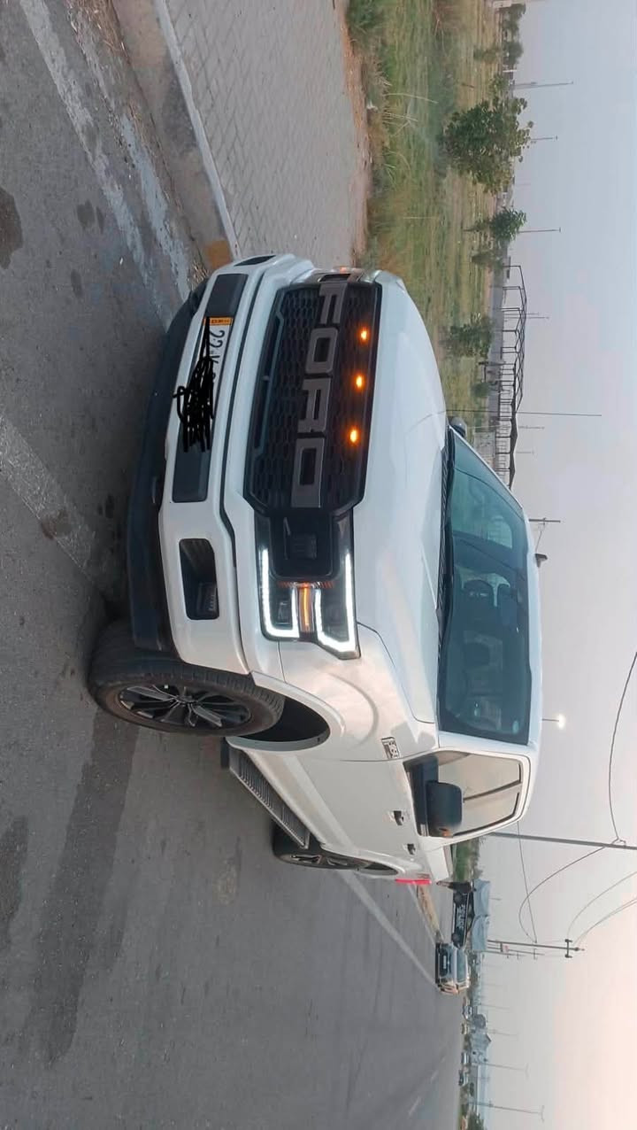 فورد F150
‏موديل 2020 لاريات
‏محرك 5000 . . 8V مرغوب
كير طرح 10نمر
‏فول موصفات 
 اوف رود4X4
كشنات كهرباء
كشنات حار بارد
كشنات خزن
‏شاشه كبير تحكامت من شاشه 
‏ بك لايت رادار
‏نقط  عمياء
وارد كندي 
‏لايت عالي وا ناصي زنون 
‏باب طويل بدي قصير مرغوب 
‏مري شفط
‏سستم صوت aony
‏شباك رابتر
خاليه من اي نواقص
رقم اربيل تحويل مباشر صور الحادث مرفقه مع الصور الحالية بالمنشور صبغ ربع بونيد فقط وايرباك التكمة فاتح وارجع بلادي سعر 235 مكانها كركوك رقم الهاتف ***********
