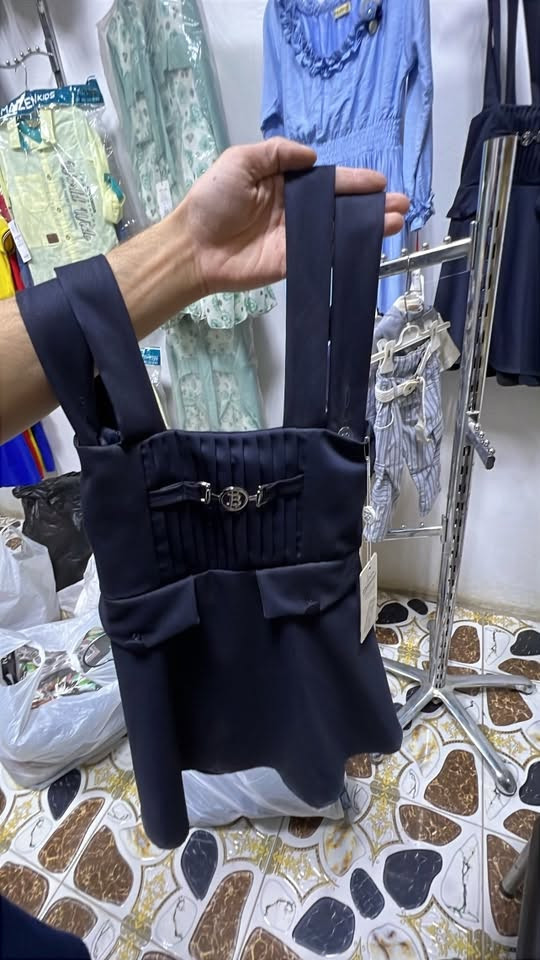 تصفيه محل نسائية للبيع باسعار مناسبة جداً 
كلبيات نسائي فساتين جبه قمصان بناطير 

صداري بناتي صداري اطفال قوط ولادي  بديات ولادي 
ملكانات عدد3 
***********
