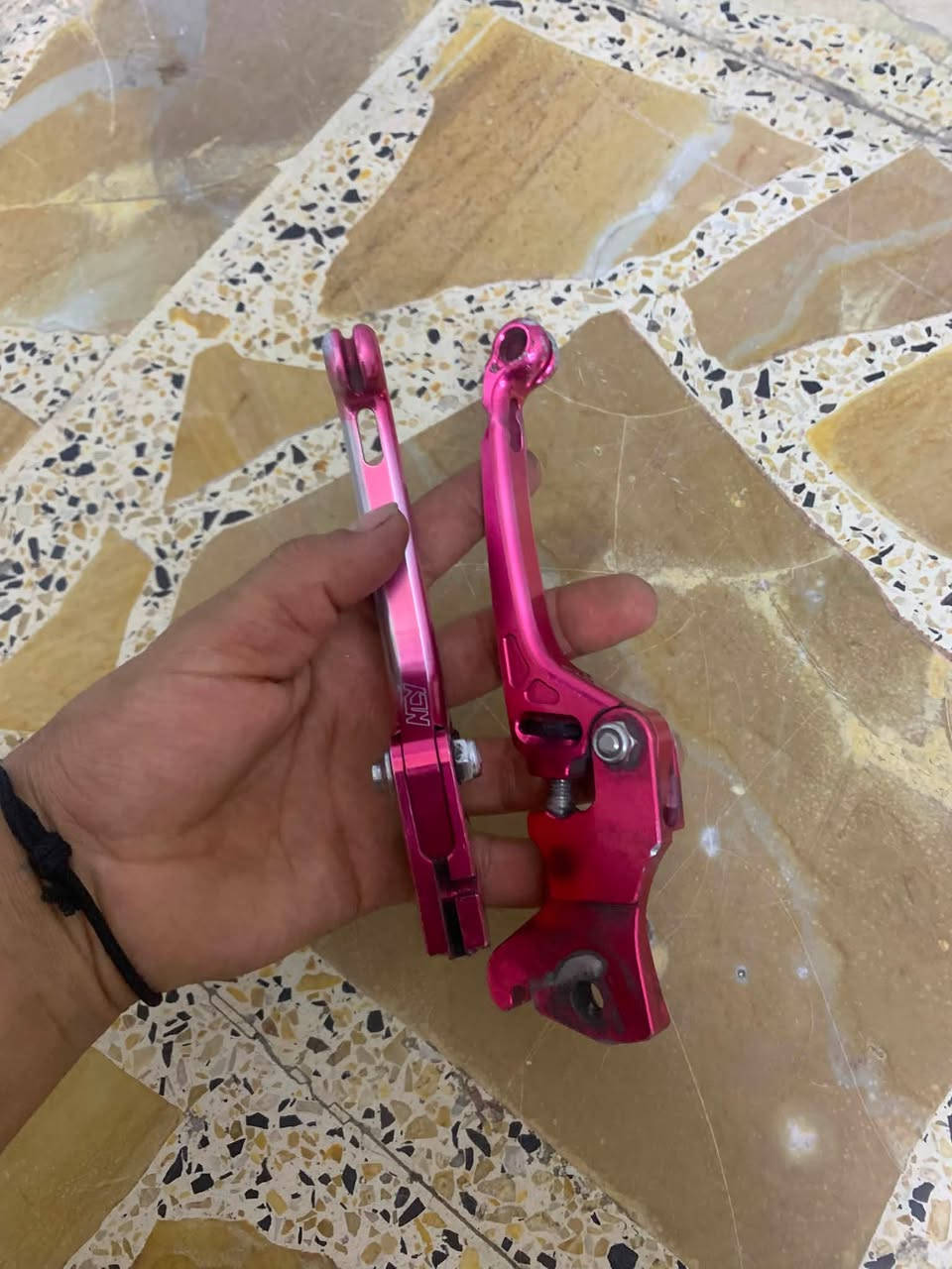 السلام عليكم اخوتي الطيبين 
نواعم سكنس 
يدات كرزي انسي واي 
فراك انس واي 
ملقط كرزي مختلف 
يدات ايبك ذهبي 
بكلايت مشمشي خليه
بكلايت بلادي 
فلاوين انسي واي مشمشي
مكاني بغداد الدوره استفسار خاص او 
(***********)♥️
