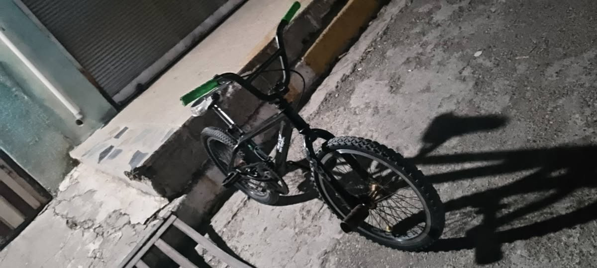 مستعجل على البيع
السلام عليكم بايسكل للبيع مستعجل سعر 50 وبي مجال باسكل بي ام اكس نظيف عنوان موصل جانب الايمن  حي المامون التواصل خاص او على هاذه الرقم ***********
