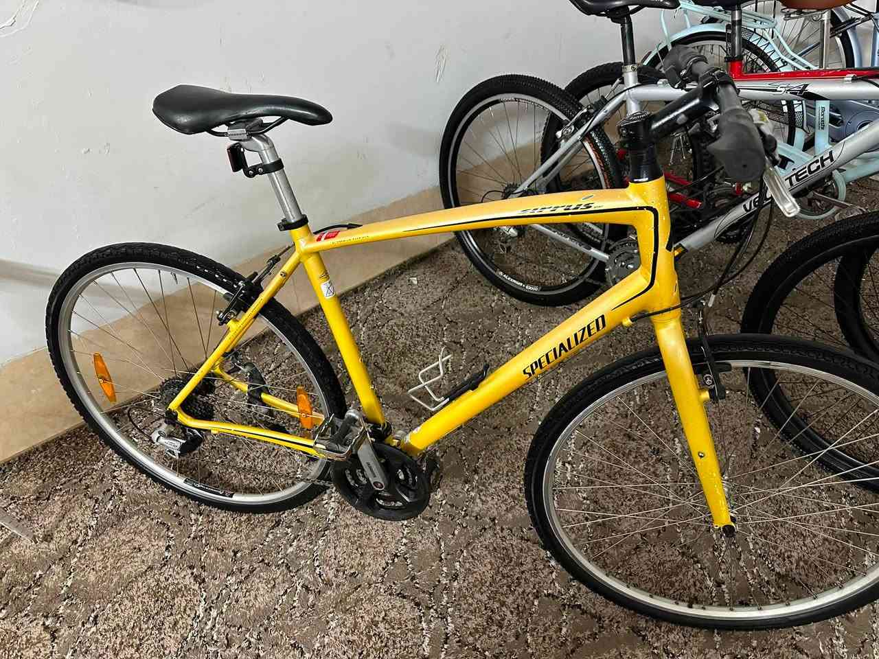 بالة الاورووبی
مارکة سپیشل زید 
حجم 28/c700
غيارات 8/3 
ئەلمنیوم وزن حلوو 
سعر 200الف و مجال 
عینوان اربیل ***********

