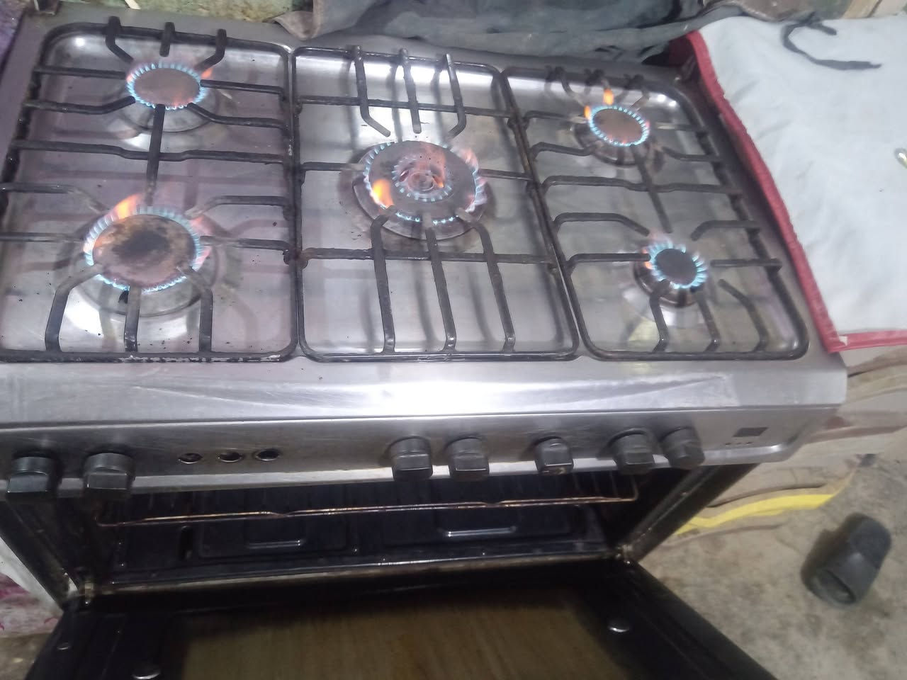 طباخ خمس مشاعل فرن فوك وجوة العنوان نجف حي الرحمة سعرة ٢٢٥وبي مجال لشراي
