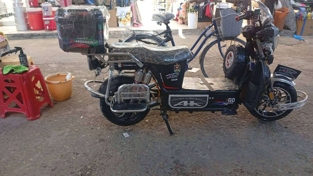 السلام عليكم دراجه جبلي 26 الاخوين 
كله شغال 
6 بطاريات 
حجم 32 
يقرن كلهن 9 ونص 
700 وبي مجال 
***********
***********
