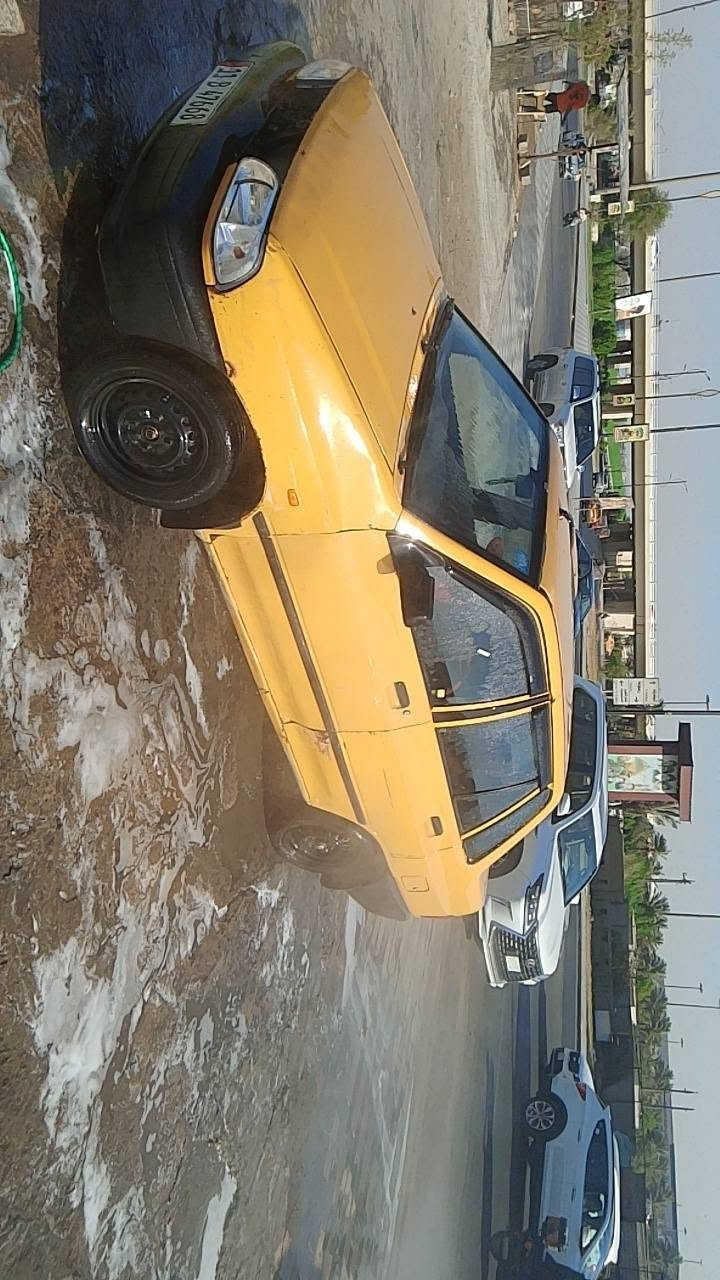 سياره موديل 12 تحويل ثاني يوم مصفره هياه وغرامات مكينه وكير خير من لله السعر 23ورقه مال جناي ***********المكان بغداد تبريد شغال منضومه جديده وتخم تاير للشارع
