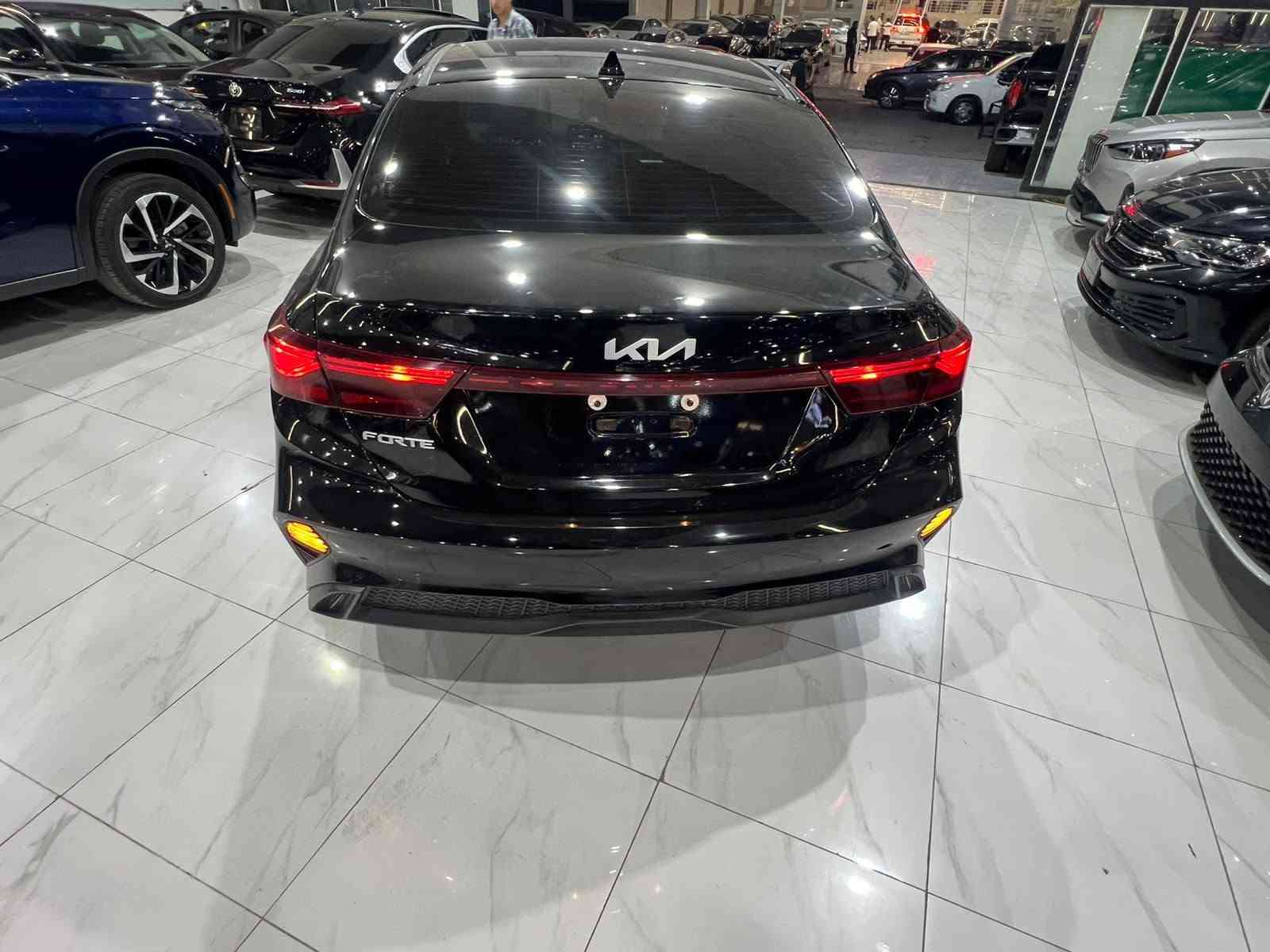 🚘 كيا فورتي موديل 2024 | Kia Forte
🔹 الفئة: Switch Wheel
🔹 محرك 2.0 لتر – 4 سلندر
🔹 جير أوتوماتيك CVT
🔹 دفع أمامي FWD
🔹 تشغيل بصمة
🔹 شاشة وسطية
🔹 كاميرا خلفية
🔹 مثبت سرعة
🔹 تحكم بالمقود
🔹 بلوتوث + USB
🔹 مكيف
🔹 جنوط ألمنيوم

🎨 الحالة:
• جاملغ باب
• صبغ فقط
• بدون إيرباك
• البجم على وضع الشركة

💰 السعر: 127 ورقة 🔥 بيه مجال 

📲 للاستفسار والحجز راسلنا خاص
اتصال. ***********
واتساب. ***********
ملاحظه يوجد جميع انواع السيارات حسب الطلب
