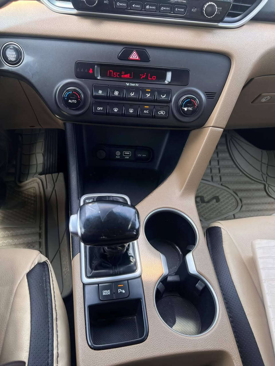 سبورتج خليجي 2018 مكفولة كفاله عامه
السنوية باسمي فول عدا بانوراما 
مري شفط اشاير بالمري 
حساس خلفي
كامره
ويل 19
كشنات جلد وكهرباء
جنطه كهرباء
ماشيه ١٤٠ ميل
سنوية 2028
محرك مكفول وما مفتوح 
كير مكفول 
السياره جاهزه من كهربائيات و ميكانيك

السياره مابيهه اي صبغ او تبديل
مكينة كير مكفولات بشرط
سياره حيل حلوة ونظيفة 
ماتحتاج مصرف جاهزة من كلشي
السعر.   ١٧٢. وبيهه مجال
مكان السياره كوت

رقم صاحب سياره
***********  الشراي فقط يتصل

