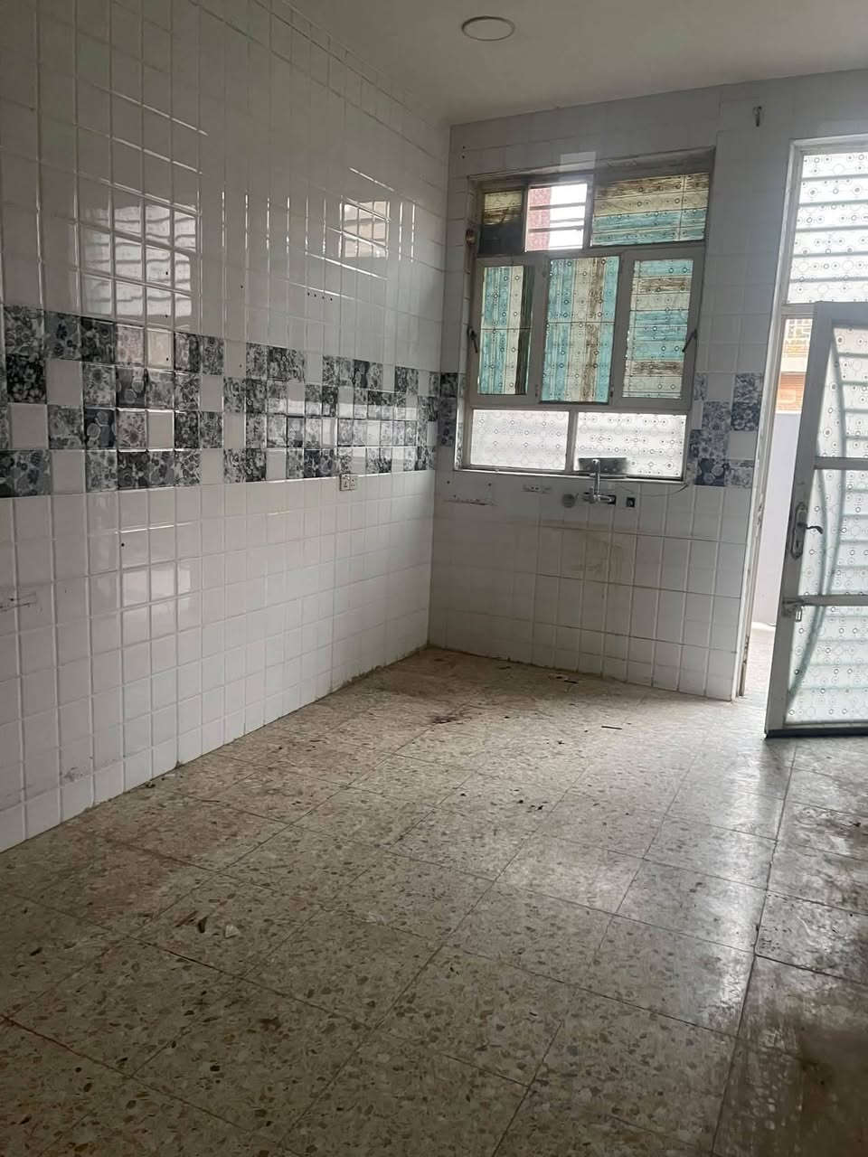 بيت للإيجار • ٢٠٠م • حله كربلاء
