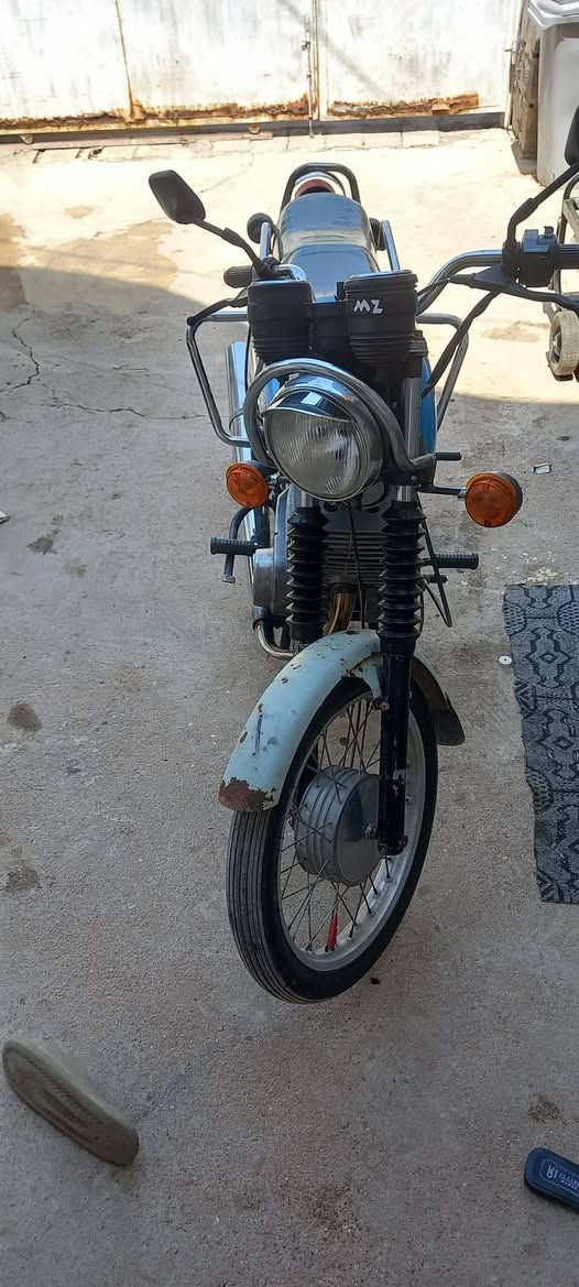 راجة MZ موديل 82 للبيع دارجة حلوة ونضيفة سايز 2 مكان ديالى الخالص بيع ومراوس سعر الدراجة 1,350,000 والاتصال عل رقم واتساب وخاص مفتوح *********** المو شراي لا يتصل ولا يراسل رجاء
