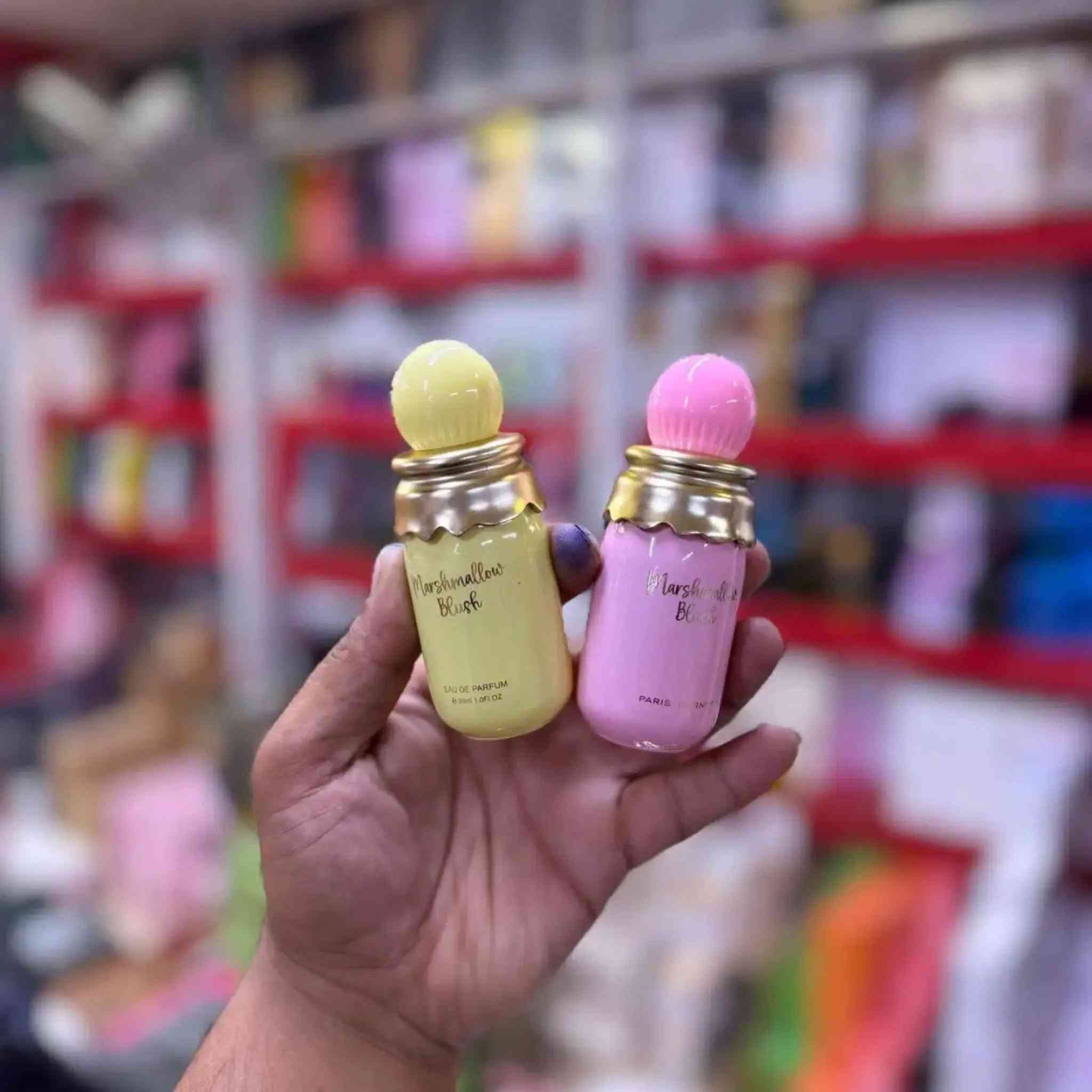 مجموعة Marshmallow Blush للعطور 💕
مجموعة عطور لطيفة ومرحة بتصميم مستوحى من عالم الحلويات، تأتي داخل علبة جذابة باللون البنفسجي والوردي، وتضم 4 عبوات عطر بألوان باستيلية جميلة.
العنوان /كوت /حي الشهداء /شارع الاطلال
متوفر توصيل ***********
