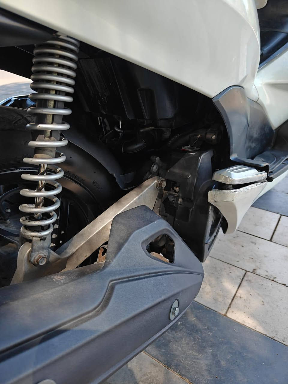 سلام عليكم....
دراجة (PSX)...(جيل الاول)  
🛵للبيع  ماشيه 8الف الفحقيقي ممتعوبه
دراجة شلعه معدل كهربائيات كلهه شغاله 
دراجة جديده  بلادية
أي نقص مابيهة دراجه مكفوله كفاله عامه بشرط علفحص اذا برغي مفتوح ترجع دراجة مال جناي 
جيب فيتر وتعال افحص مستعجل على بيعتهه السعر مليون و350
العنوان بغداد  الكرخ  الاستفسار الاتصال على الرقم 📞***********
