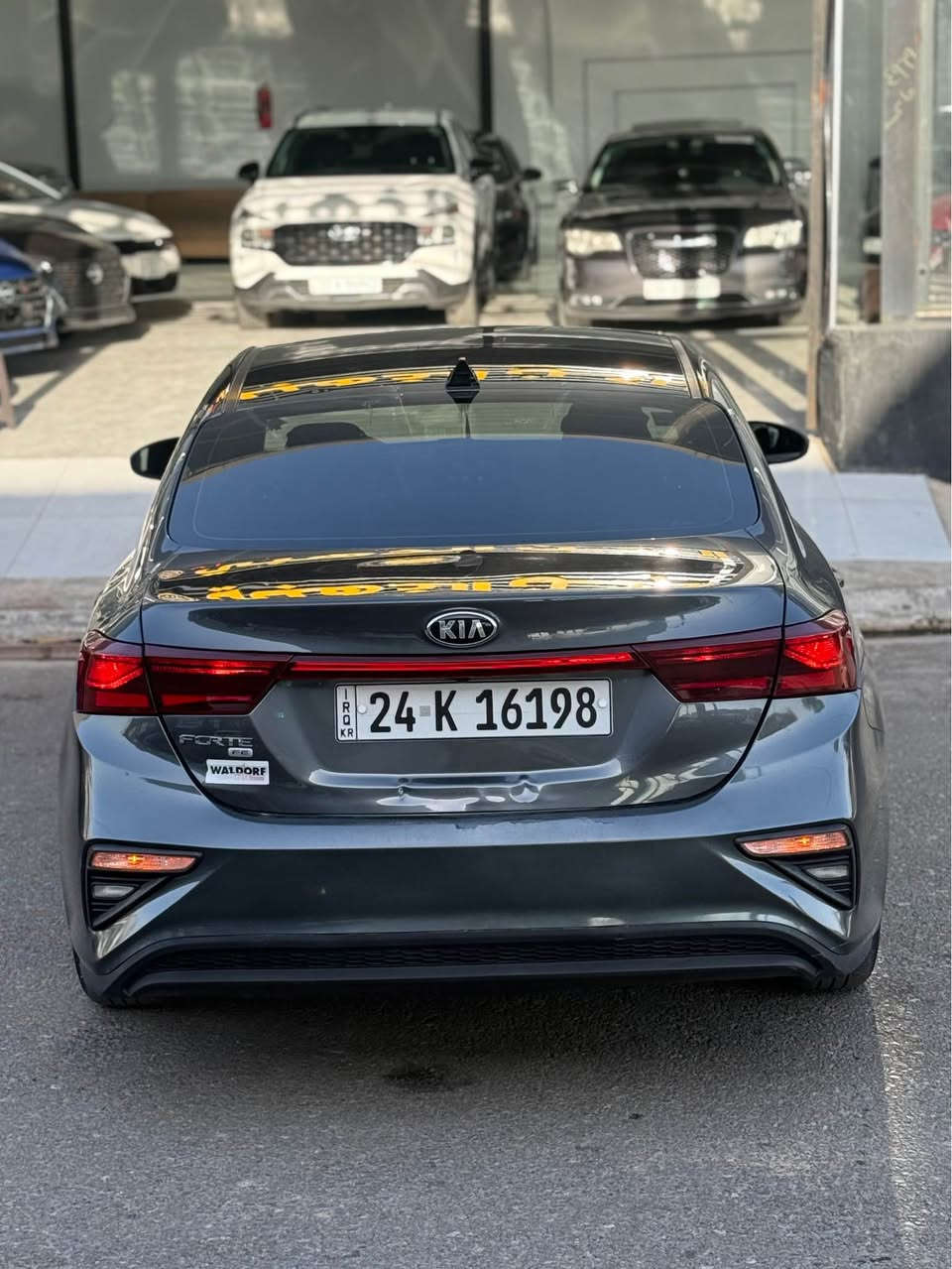 🚗 للبيع: كيا فورتي fe  موديل 2021
📍 مكان السيارة :  موصل مدينه المعارض الجديده 
معرض الركن الذهبي 
📞 للتواصل: واتس اب    ***********
                                              *********** 
🛠️ المحرك: 4 سلندر 2000 دوش المرغوب
السعر 119$🔥🔥
⚙️ المواصفات:

• شاشة كبيرة وكاميرا
• CarPlay و android
• تحكمات ستيرن
• أوتو ستوب
• قيادة ذاتية
• تحديد سرعة وتحديد مسار
• رادارات أمامية وجانبية وخلفية
• مثبت سرعة
• مانع انزلاق
• 3 انضمة قيادة

⚠️ أضرار السيارة: 
جاملغ خلفي صبغ 
4 قطع كلير امريكي 
• بجم كبس ✅
بدووون دواخل ✅
بدووون ايربك ✅

📌 تفاصيل إضافية:
• السيارة رقم دهوك شرط التحويل 
• لون السيارة نفطي 🩶
• الكير والمحرك بحالة ممتازة – شرط الفحص
• صدر وخلف "بلادي"
• الرادار وحجر البيئة والكزوز  كلها أصلية
• السيارة بحالة ممتازة وبدون مصاريف
السعر 119$🔥🔥🔥 موصل, نينوى
