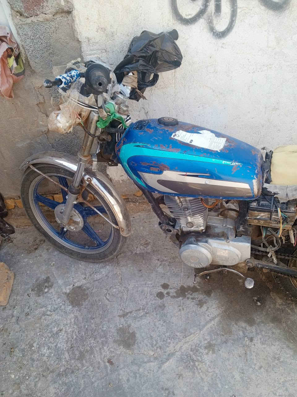 سلام عليكم دراجه بارت للبيع سعر 200 وبيه مجال مكان شطره باقي تفاصيل ***********
