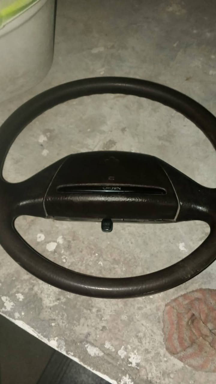 عينه  ارنب  يسره  بلاد حاويه
 درك  كامل  حاوي  سيدان + ارنب
***********
