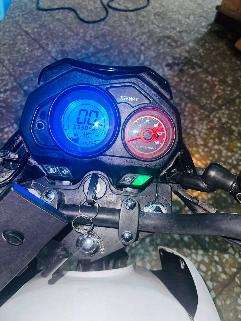 دراجة RK 200cc
ماشيه اقل من 4000 بعدها بل ضمان 

موديل 2025 نازله ب2026

دراجة نظيفة 100‎%‎ 

ودراجة تخبل 

للاستفسار *********** 

السعر 2400   واذا ما تشتري لا تكسر بسعرها 

الدراجة ما مفتوح بيه برغي
