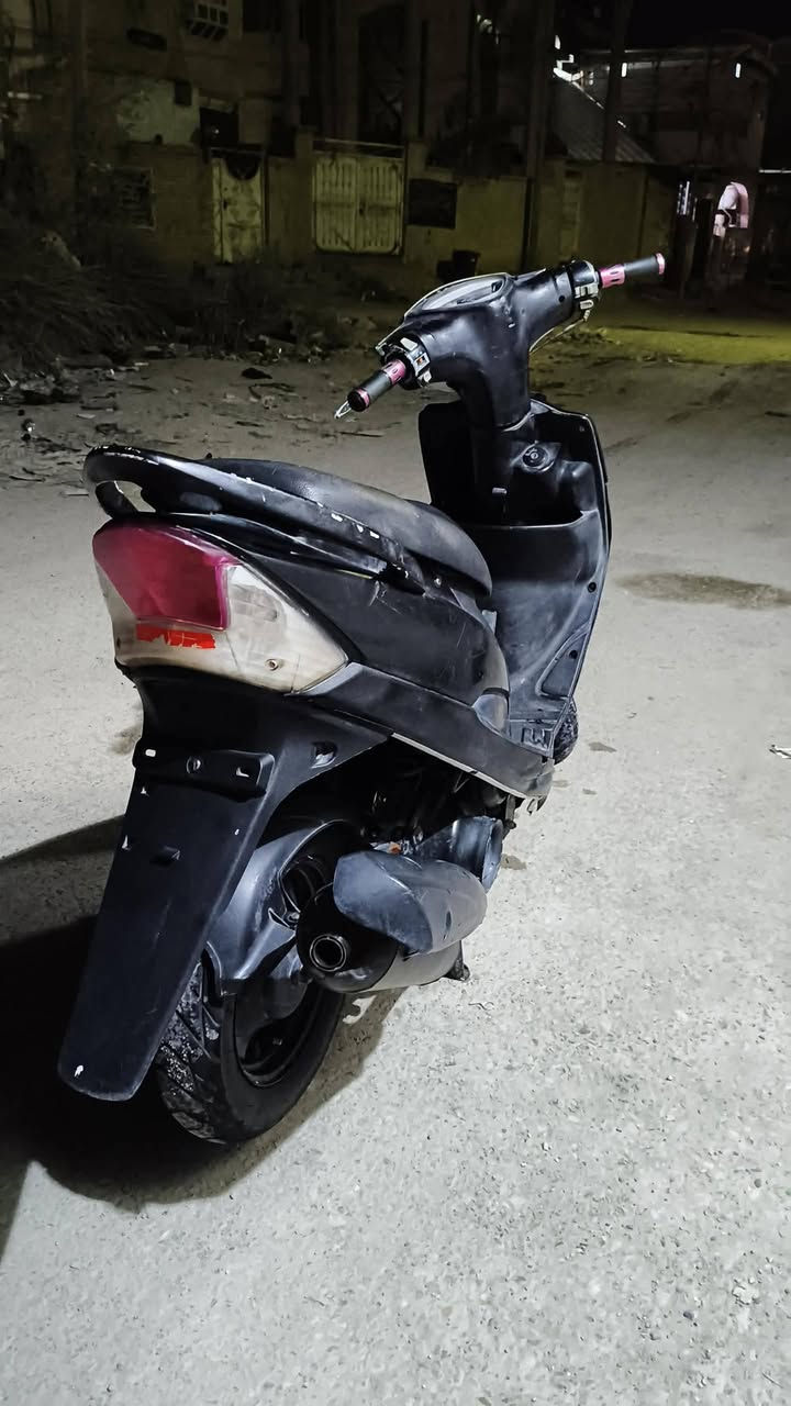 سلام عليكم 
ماكس عدله للبيع دراجه نضيفه وحلوة مجفته مره وحده قبل سنه سلف شغال نقصه دشلي وشراي بي خير ويدلل مكاني بصره قضاء القرنه ***********
