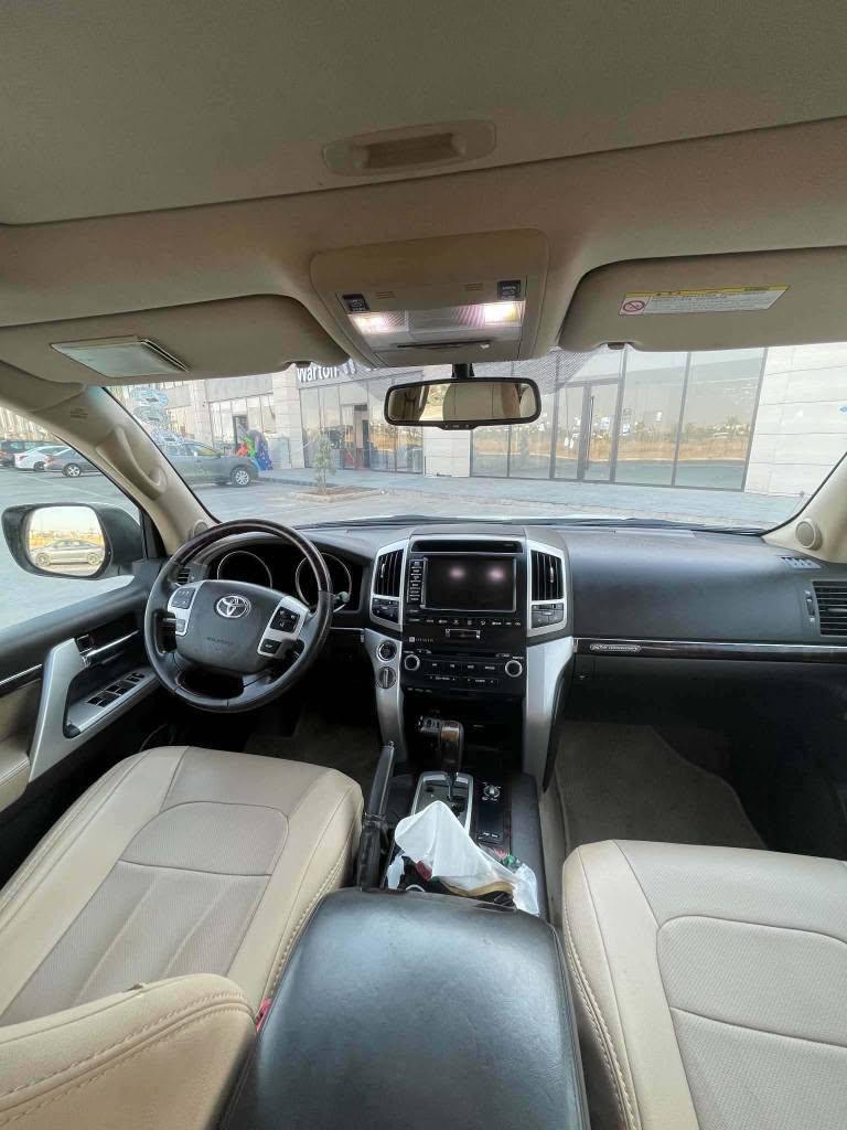 تويوتا لاندكروزمر VXR 2011 - نموونه له جوانى
تايبه تمه ندييه كان:
موديّل: 2011
جوّر: سعوديه VXR 8
مه كينه: 8) 5.7L پستوّن)
رونك: سپى سه دوفى
كيلومه تر: 251,000 هه زار روشتووه (به شه رت)
دوّخى أوتومبيّل:
بوياخ: بىّ بوياخ و بىّ ته عديل (هەممووگیانی به شەرت)
كيّر و مه كينه: به شەرت، مه كينەنه كراوەته وه
ناوده ره وه ى زور خاوينه سه قفى سلايد
ABS بريكى
ئيّرباكً
لايتى LED ى دواوه
كورسى كَه رمكراوى بيّشه وه
سيسته مى رينيشاندم
بلووتووس
كورسى كاره بايي
هه سته وه رى پاركينكى بيّشه وه
هه سته ومرى پاركينكى دواوه
كردنه وه بىّ كليل
ساردكه رمومى دواوه
لايتى LED ى بيّشه وه
4WD
كاميّراى دواوه
لايتى ته م
USB دمرجمى
سوكانى جه رم
تراكشن كونترول
دمستبيّكردن به دوكمه
جامى كاره بايي زۆر مواسەفاتی تر شوێن هەولێر سعری 330کەڵاو معامەلە ژ.م +وواتس ئاپ
*********** أربيل, العراق

