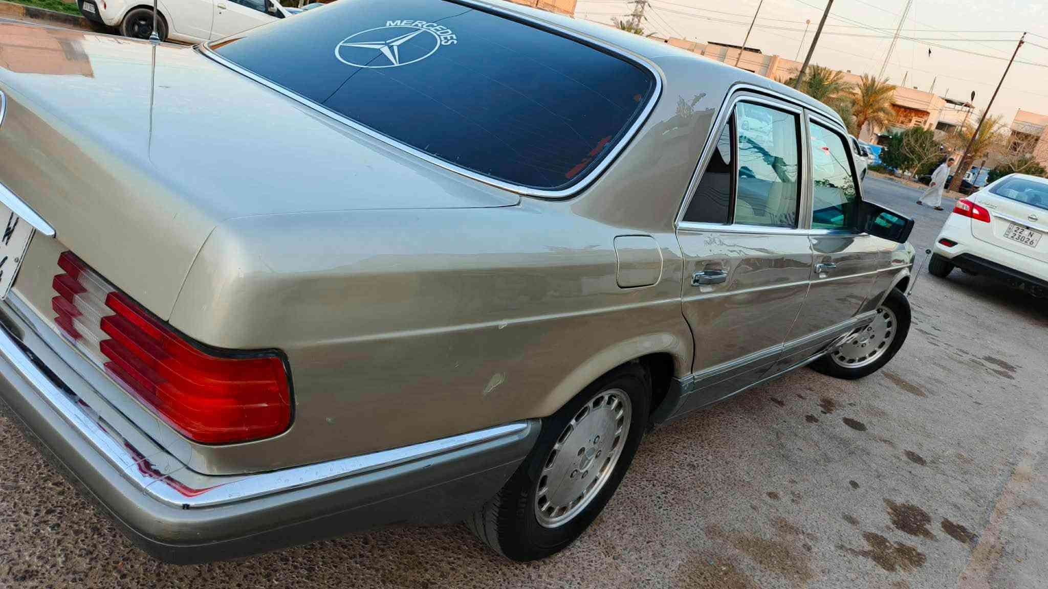 سلام عليكم
مارسدس رئاسي بنز  420 
موديل 1989 رقم بغداد الجديد تحويل 
سياره بلادي مكينه كير  خير من الله 
مكينه 4200 //٨سلندر 
مواصفات السياره 
١- جام كهربائي 
٢- كراسي بلادي وكهربائيه 
٣-غرفته نضيفه وحلوه 
٤-حداديه 90ب100
٥-تبريد جديد وثلج 
٦ تايرات جديده 
٧- سياره بيه صبغ عام جماليه 
٨-العنوان /بابل مركز 
٩- سعر ٧٥ وبيه مجال 
الاستفسار خاص او على الرقم *********** المو شراي لا يكسر بالسعر
