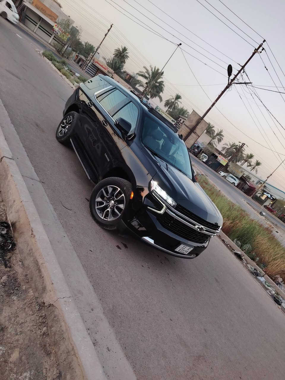 السعر بلاش 405  ورقه بيها شي بسيط ونزلتها 50 ورقه
المشي مالتها 240 الف بس سياره عل ايد وحده من الوكاله
بغداد بسمي رقم وهزه جديد
ببها بارد موضح بل صور باب الصدر شي بسيط
***********
*********** 

مواصفاتها معروفة 
بصمة تشغيل 
تشغيل عن بعد 
فتحة سقف بانوراما
حساسات امامية 
حساسات خلفية 
رادارت جانبية
رادار امامي
 تحديد مسار 
اربع كامرات 360 درجه
دوسات 
صندوق كهرباء بالرجال 
تبريد ٣ قطع
تبريد خلفي منفصل
اوتو ستوب
هاندبريك بصمه
مقاعد جلد
مقاعد كهربائية 
مقاعد امامية كهرباء  
ثلاجة وسطية 
اضواء led امامية وخلفية 
اضواء زنون امامية
نظام ملاحة
محرك 5300 يشتغل بانزين عادي
شاشات خلفيه
