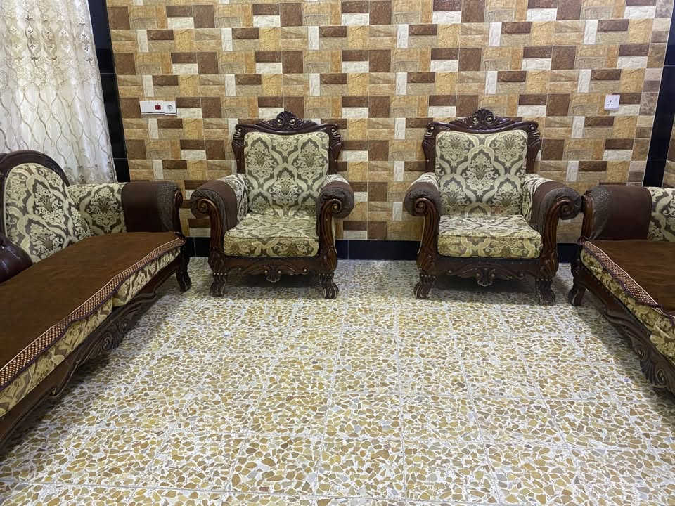 قنفات للبيع
السعر ٢٠٠ وبيهن مجال للشاري فقط

عنوان حي الفلاح الثانيه 

***********
