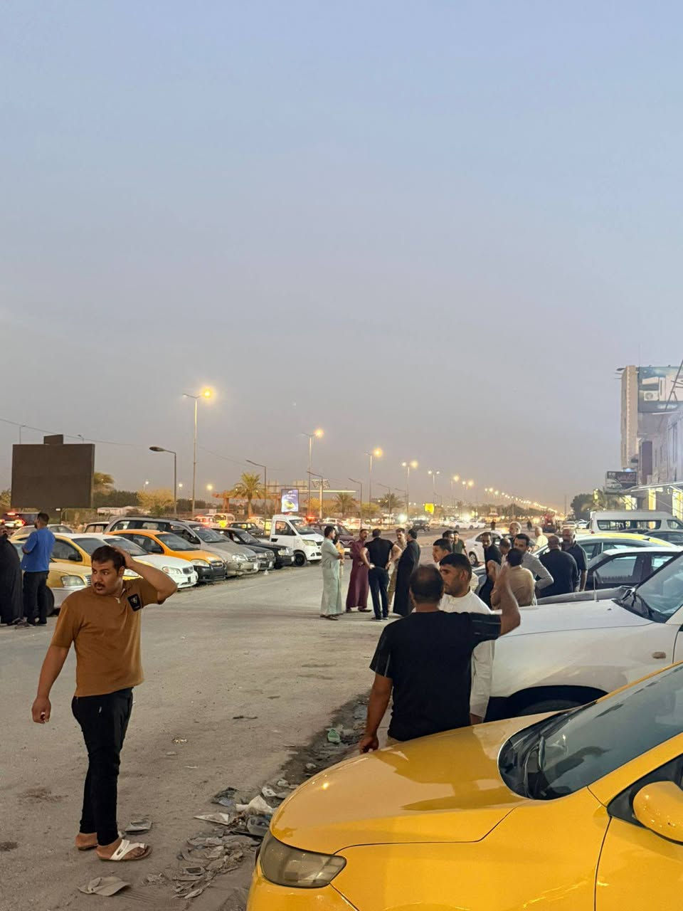السلام عليكم معرض الحسن (ع) يعلن عن بيع السيارات بالنقد والاقساط والمراوس المكان النجف الاشرف حي الجامعه مقابل قصر الثقافه تواصل عن طريق وات ساب ***********
