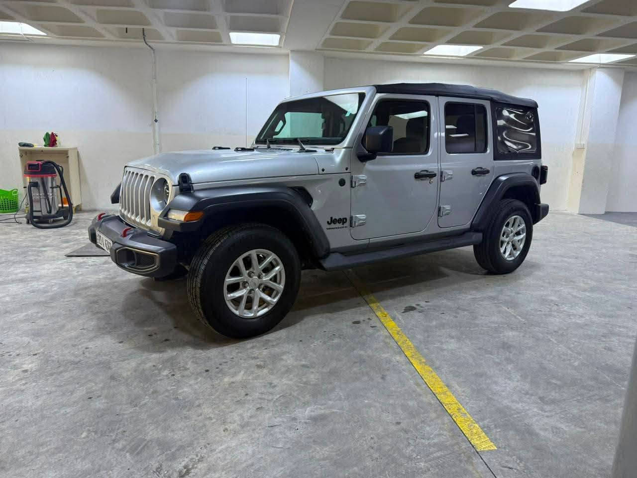 🚙 للبيع | جيب رنكه  موديل 2023 🚙
إذا تبحث عن سيارة عصرية، اقتصادية، وجاهزة للاستخدام، فهذه فرصتك. ✨

✅ الموديل: 2023
✅ وارد أمريكي 🇺🇸
✅ محرك 4 سلندر
✅ العنوان. سليمانيه كلار 
✅ السيارة بيها صبغ بسيط (حسب الفحص)
✅ نظيفة وجاهزة للاستعمال
العنوان سليمانيه كلار 
📞 للاستفسار ولمعرفة السعر والتفاصيل، راسلنا على الخاص أو اتصل بنا.

لا تفوّت الفرصة، سيارة مميزة وبسعر مناسب. 🚗🔥
تفاصيل اكثر ع رقم الهاتف 
***********
