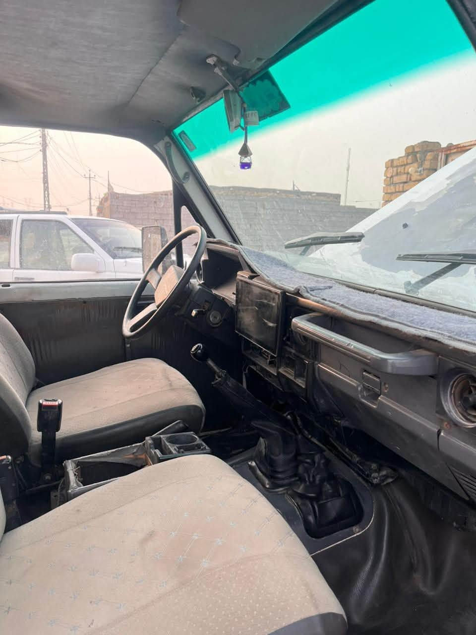 السلام عليكم
سياره لاندكروز موديل 1989 سياره مكفوله كلشي على البلاد مكينه 3F كير عادي لو كير شغال كلص حبل سيم شغال شاشه إلكترونيه 
تخم تاير جديد كهربئيات كلها شغاله مكاني  الناصريه مركز للاستفسار ***********
