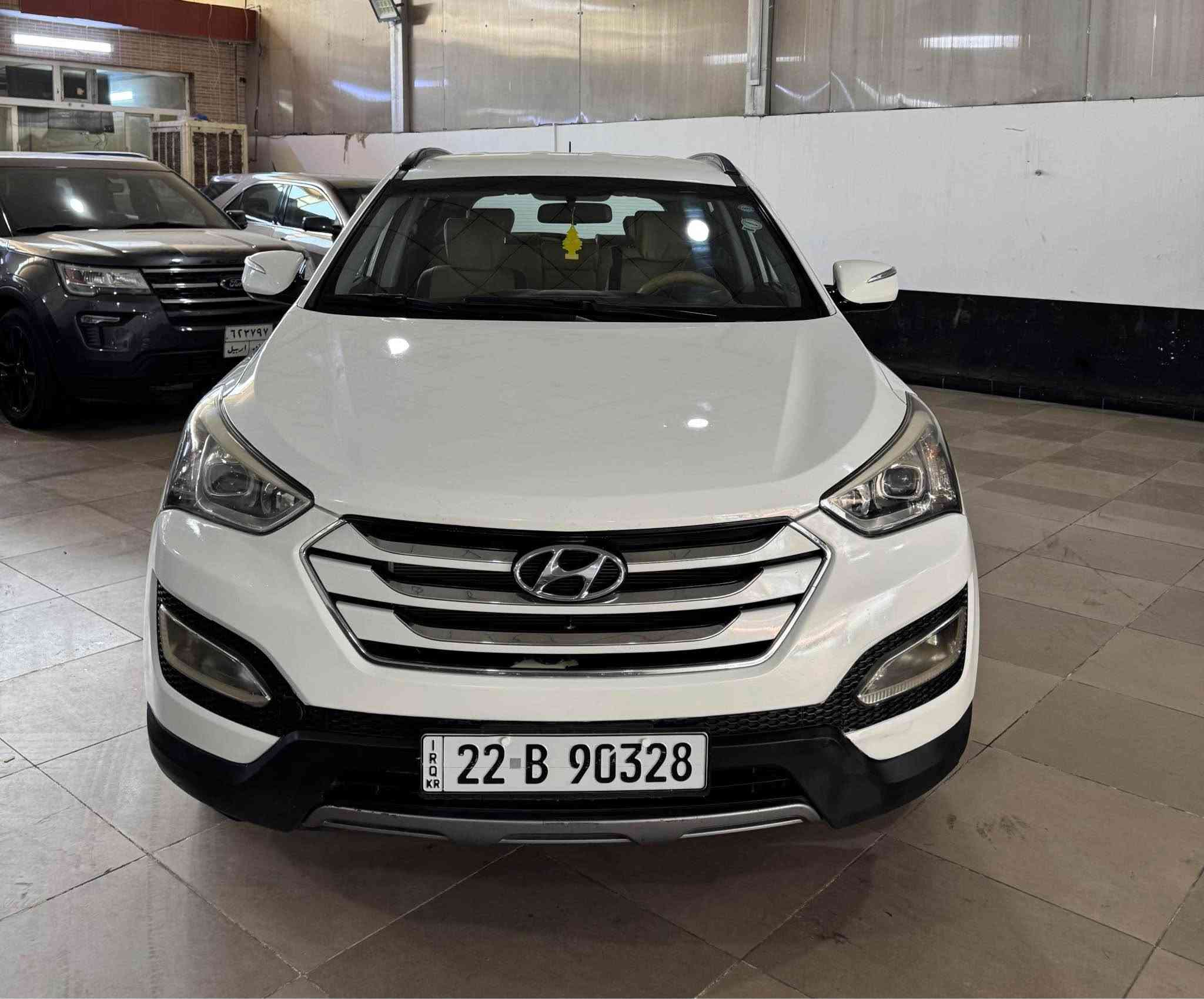 سلام عليكم 
Hyundai santafi 2013 
سيارة وارد خليجي محرك دوش ٧ راكب سيارة كفالة بدون حادث بدون صبغ سيارة فول مواصفات عدا فتحة كير محرك حدادية كلى بشرط مكان سيارة اربيل *********** واتساب شراي خابر تدلل…. أربيل, العراق
