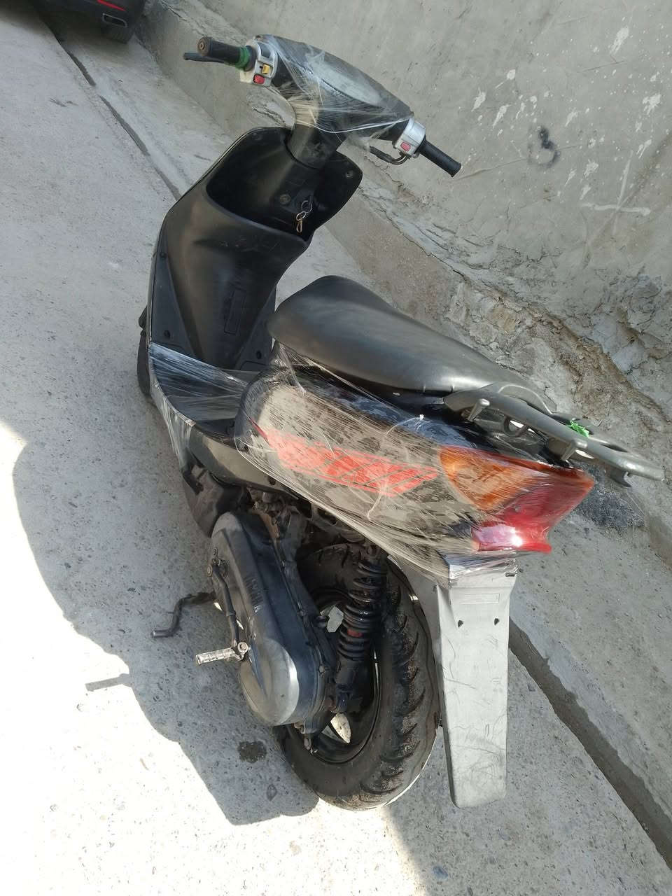 دراجه عصفوريه سرعه 60 تشتغل سلف وهندر مكينه بلاديه شلعه ومعدل كهربائياتهه كلهه شغاله قفل جنطه شغال دبلات شغاله اوراق بيهه سعر 225مكاني بغداد مدينه الصدر شراي يخابر ***********بيه واتساب
