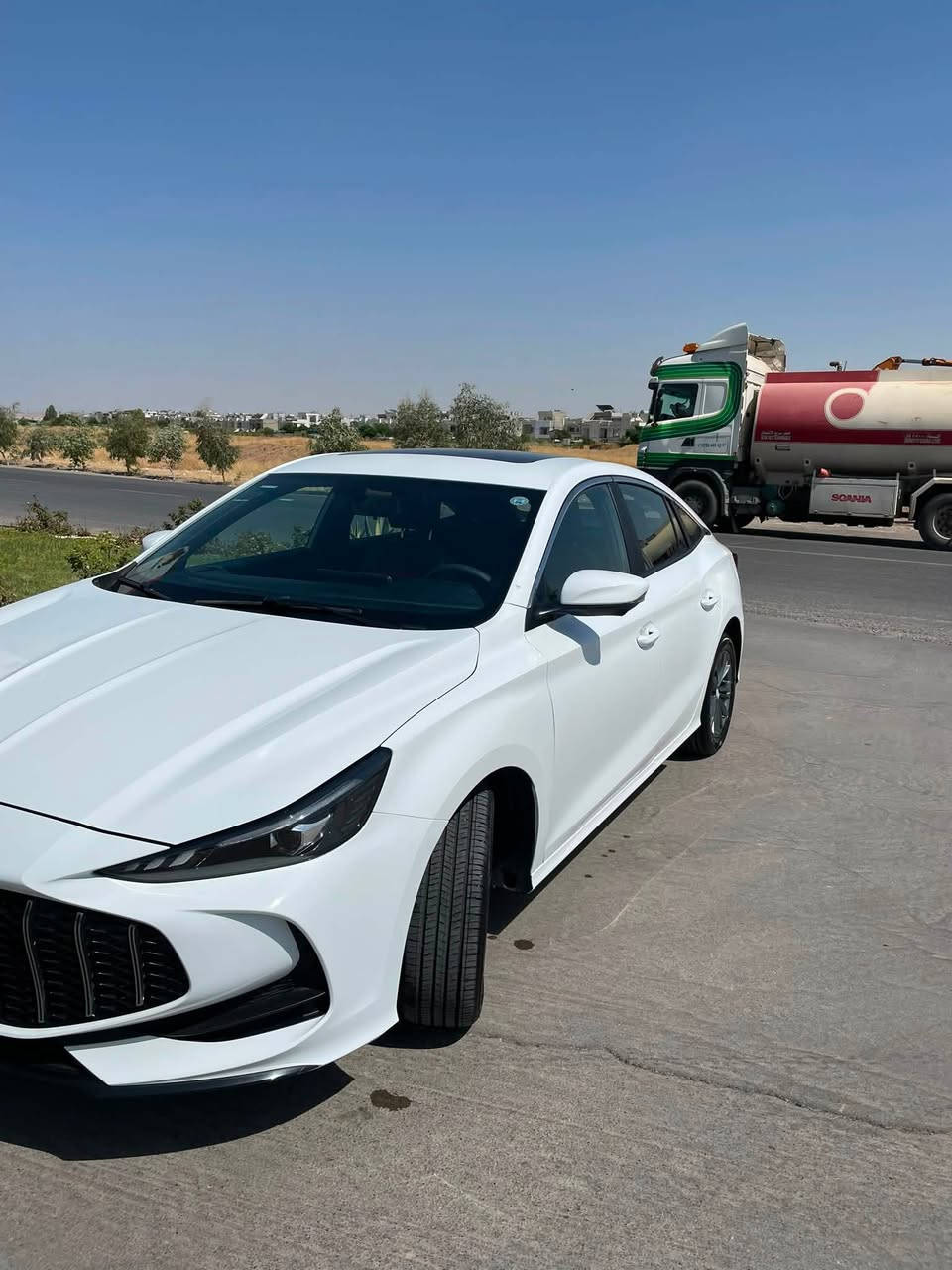 السلام عليكم
MG GT 2025
ماشيه 8900 
سياره جديده مكفوله من الصبغ سياره زيرو على وضع الشركه 
وهزه جديده 
فول موصفات كامرات 360 تحكم ستيرن تبريد ثلج خير من الله بس يبها شبر بارد بالجاملغ السايق وشرط التحويل مكان السياره اربيل سعرها 117$ وبيها مجال للطيبين 
للتواصل اكثر ***********
