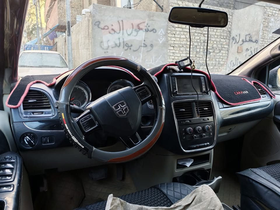 دوج كرفان موديل ١٤ سعرها ١٢٠ مكانها بغداد موبايل ***********
