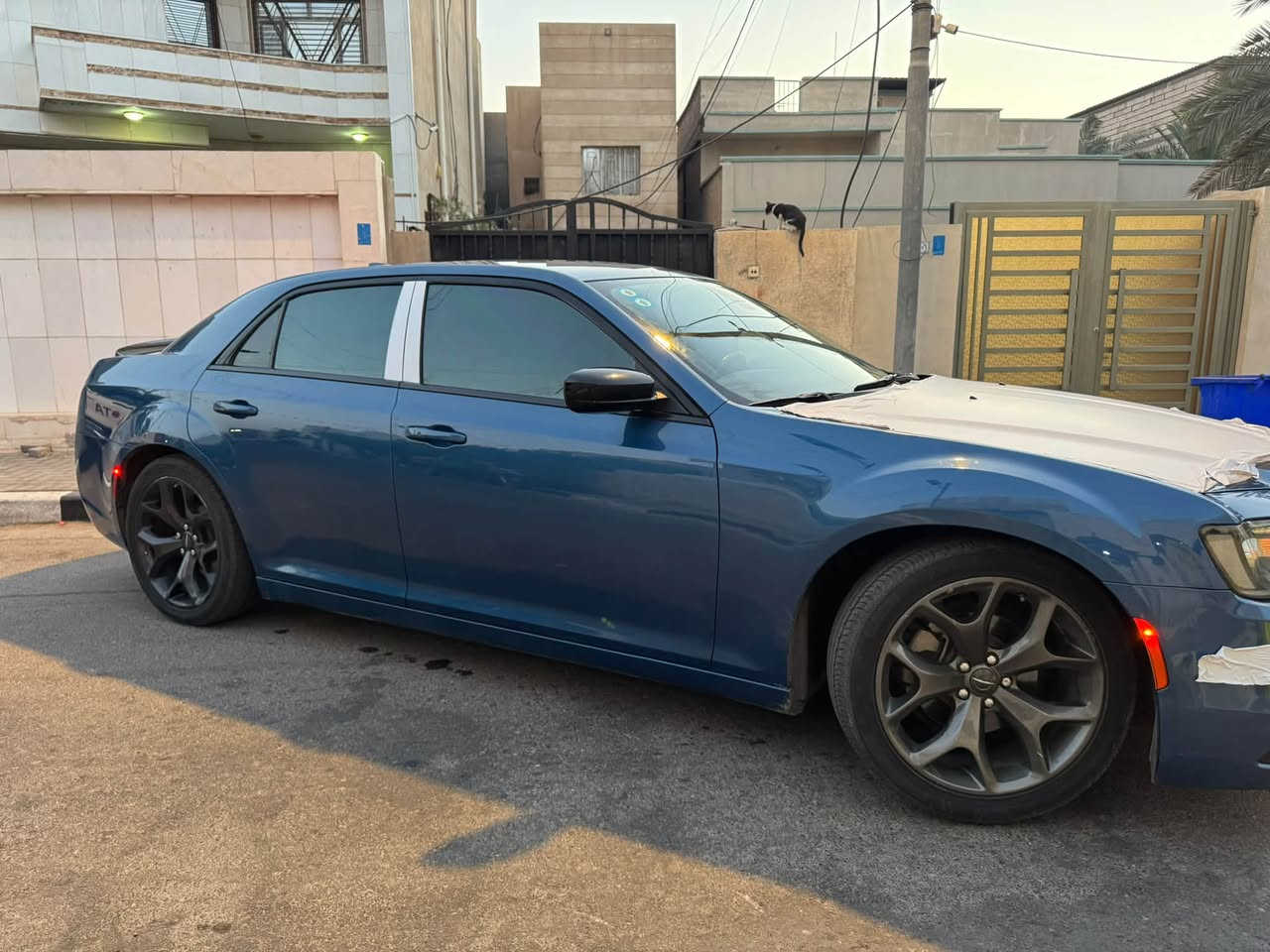 🚘 للبيع كرايسلر 300C موديل 2022
النوع: Chrysler 300C
الموديل: 2022
المحرك: 3.6 V6
السعة: 3600 C
اللون: بحري
* ربع الباب صبغ 
* الجاملق الامامي صبغ
* البابقي كفالة 

السيارة رقم بغداد بأسمي السيارة جديدة ونظيفة كلش
سعرها  $280 وبيها مجال 
للتواصل ***********
