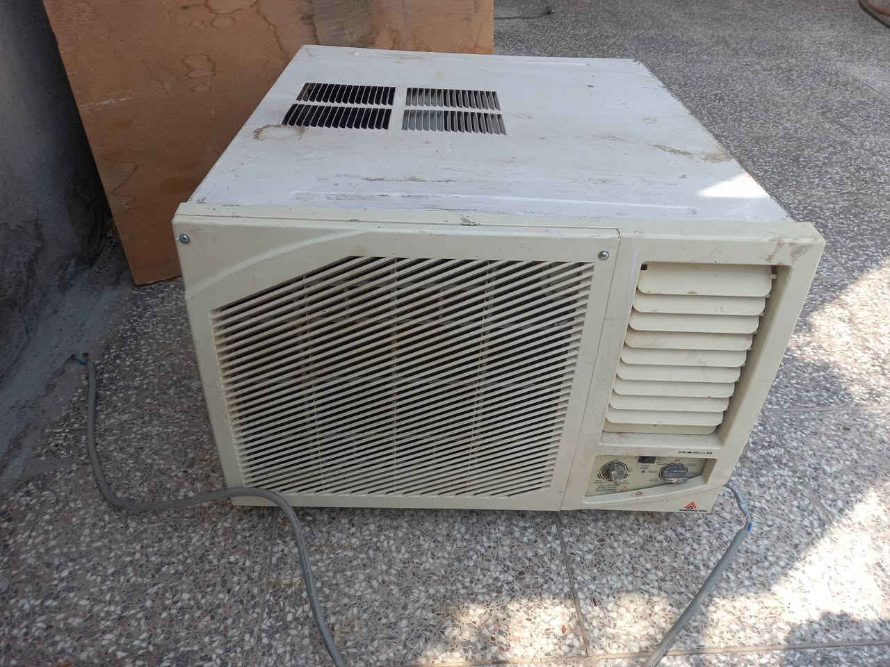 تصفية سبلت هايسنز ٢طن غاز ٤١٠ شغال وغاز مقفول مع ملحقاته سعر ٣٠٠ قفل ومكيف الحافظ ٢طن شغال تبريده ثلج ١٧٥ قفل ***********طويريج
