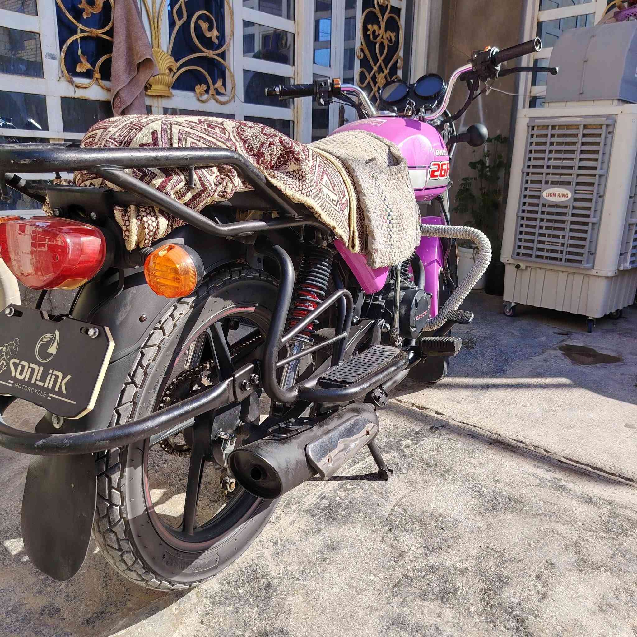 ب للبيع دايون نفغ موديل٢٢ طالعه ٢٣ أوراق اصولي دراجه نضافه احله من صوره  دراجه ما عابر ٤٠ بيهه عله ايد وحده دراجه تفيلس ما مفيلسه تجي كلب وشوف محرك 200 السعر مليون 650 وبيهه مجال لشراي مكاني النجف شراي يجي خاص ويدلل
***********
