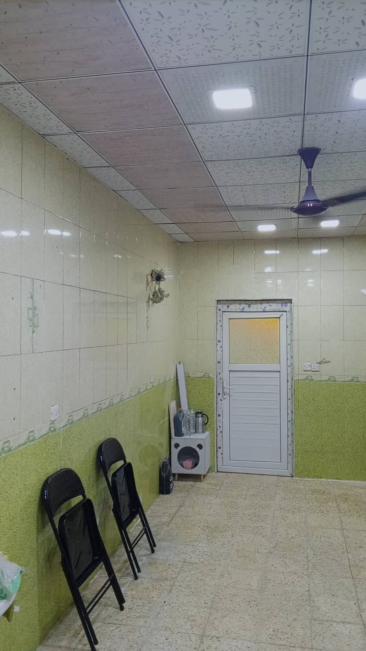 ميت متر  حي الوفاء للايجار كلش  نظيف ماء و كهرباء علينه للاستفسار واتساب ***********  عن الشارع العام فرع واحد
