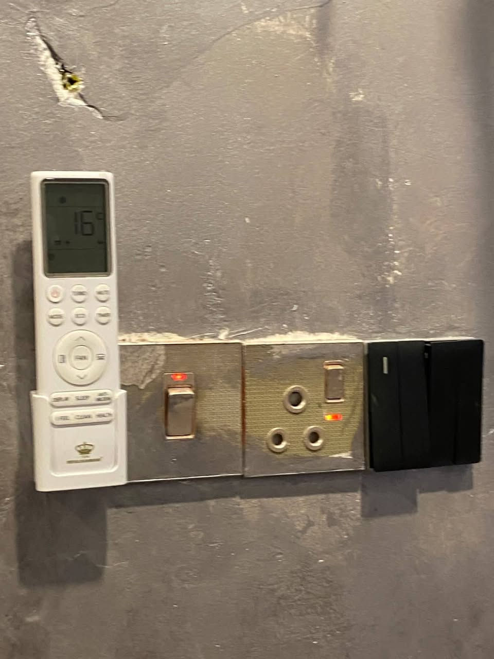 جانب من شغلنا باحد محلات السوك 

⸻

🔧 خدمات كادر الخوّة

جاهزين نستلم شغلك من البداية وننفذه بشكل مرتب ودقيق:

* ⚡ تأسيس وتمديد كهرباء
* 💧 تأسيس وتمديد ماء
* 🔧 صيانة أعطال الماء والكهرباء
* ❄️ تركيب وشد وصيانة السبالت
* 🔍 فحص وتشخيص الأعطال

⸻

* 📞 ***********
* 📞 ***********

⸻

⭐ كادر الخوّة

ثقة • دقة • سرعة
