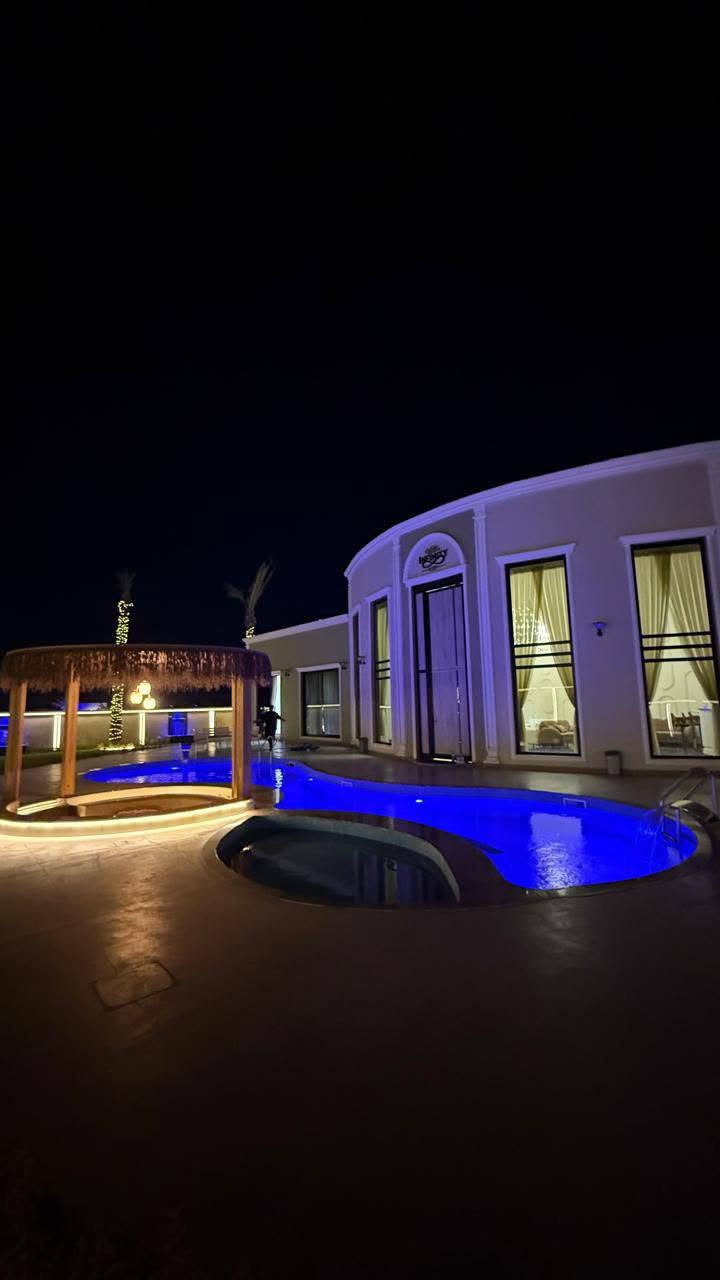 متوفر حجوزات طيلة ايام الاسبوع 
ڤيلا Vip راحه وامان 
✨✨✨✨
للتواصل والاستفسار واتساب 
***********
📍ابو غريب
