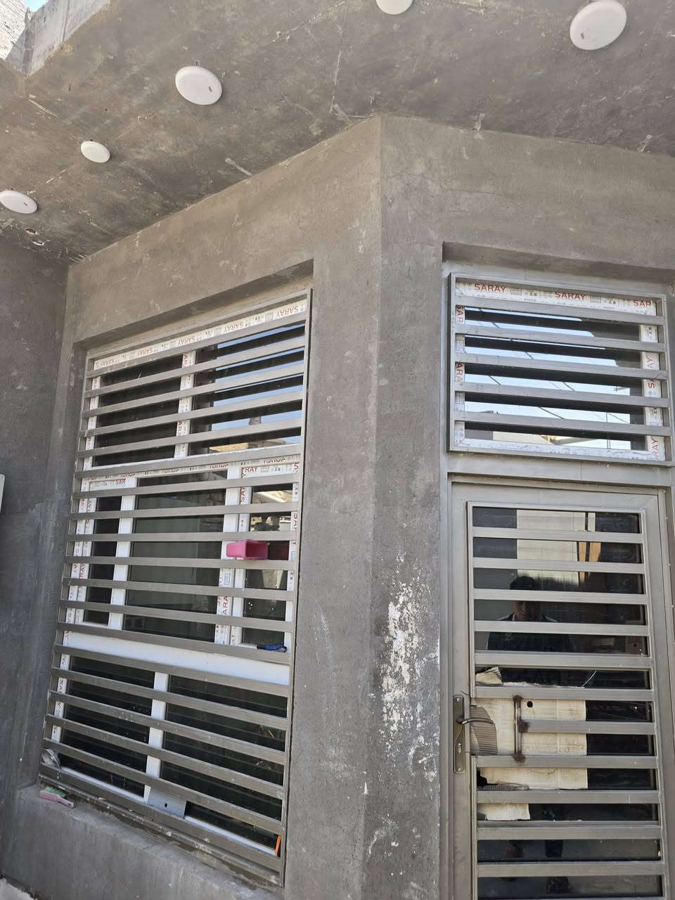 اللهم صل على محمد وآل محمد
🏡 دار للبيع مطلوب للإسكان 30 مليون
📍 العنوان: حي الجهاد قريب على المستشفى الجديده 
📐 المساحة: 150 متر
↔️ الواجهة: 7  ونص متر
↕️ النزال: 20 متر
سنة البناء:  2024
✨ البيت كونكريت | بناء حديث 
مواد البناء : درجه ممتازه
🔹 يحتوي على:

🛏️ 2 غرف نوم

🛋️  صالة

🪑 استقبال 

🍽️ مطبخ

🚿 مجاميع صحية داخلية عدد 2

🚻 مجموعة صحية خارجية عدد 1
مخزن 
المعرفة السعر اذكر بالتعليقات
 اللهم صل على محمد وآل محمد 
يوصلك السعر 

او مراسلة الصفحة او الاتصال على الأرقام الموجوده

***********

***********
