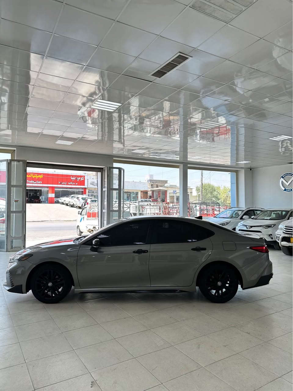 Toyota Camry | تویوتا کامری
.
مودێل: 2025
.
مواصفات: SE + Hybrid 
.
بوستەك کادت یا لێڤا بولندی
سیارە بێ سبغە ئێکجار (بدون صبغ)
.
داخلی بشەرت ئیرباگ شەرت
.
113000 مایل
.
سعر: 225$ مەجال
.
*********** کورەک + واتساب
.
زاخو - معرض(مهندکارس) زاخو, دهوك
