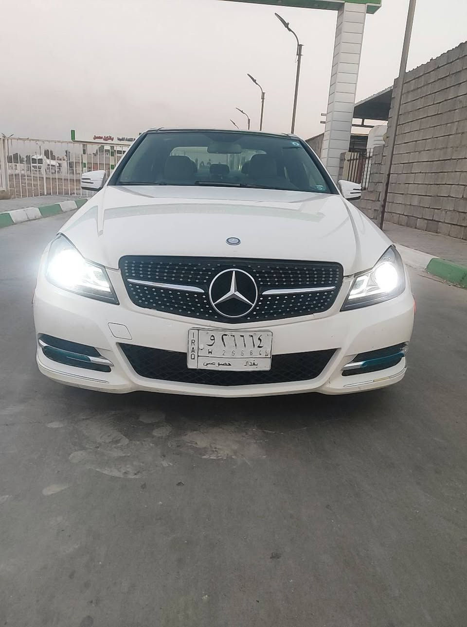 السلام عليكم مارسدس C300 خليجية 2012 قطعة وحدة صبغ بدون فتح فول مواصفات واحد علة واحد فتحة سقف كشنات جلد كشنات كهرباء تبريد ثلج سيارة جديدة رقمهة بغداد تحويل ثاني يوم مكان السيارة ديالى استفسار ***********
