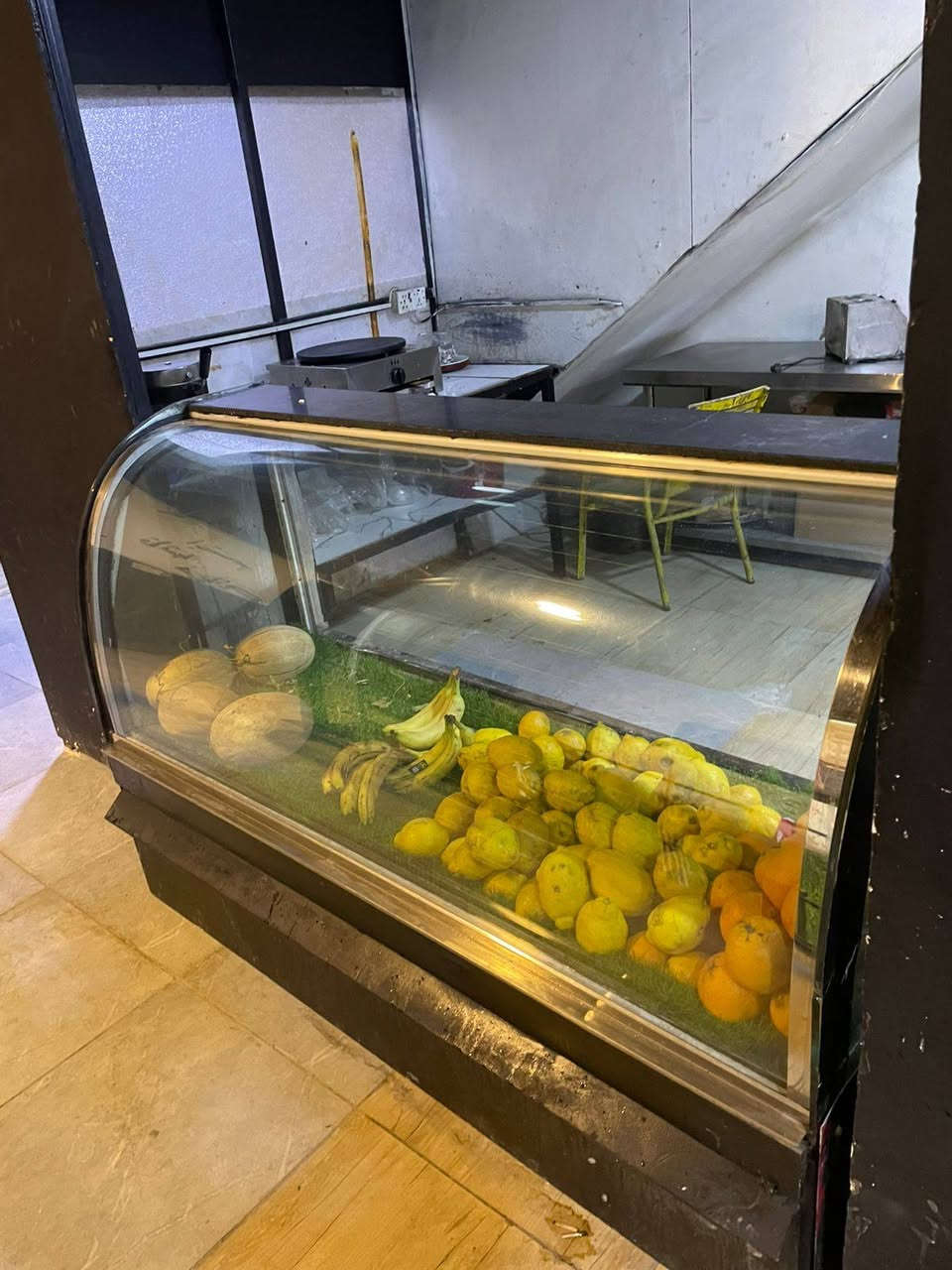 عارضة كيك و فواكة نقص باب
***********

